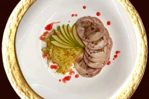 Natale e Capodanno forzati a casa? Il cenone si organizza con il catering a domicilio