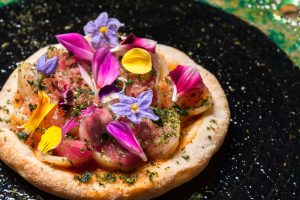 Da quella con lardo e Tuma a quella col Wagyu: la cucina omaggia la pizza Da quella con lardo e Tuma a quella col Wagyu: la cucina omaggia la pizza