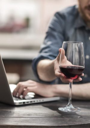 La vendita diretta a distanza di vino ai privati in Ue ha margini del 70%, allo scaffale il 30%