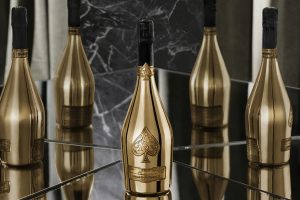 Lvmh entra in societ&agrave; con Jay-Z: al gruppo del lusso il 50% dello Champagne Armand de Brignac