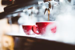 Caffè: più domanda che offerta, ed i prezzi salgono. Altromercato: “serve consapevolezza”