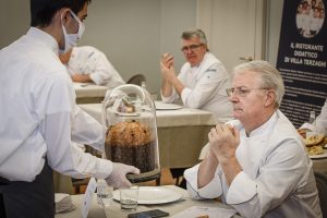 A Milano, sotto gli occhi di Iginio Massari, la finale italiana della Coppa del Mondo del Panettone