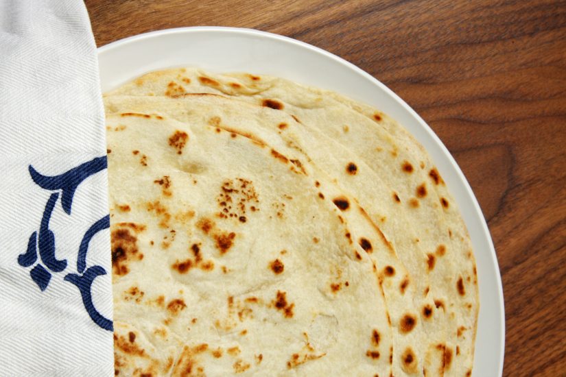 La piadina romagnola, icona della Romagna in tavola