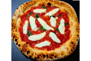 A fare la pizza napoletana, a casa, i migliori sono i polacchi. Agnieszka Eem vince VeraPizzaContest