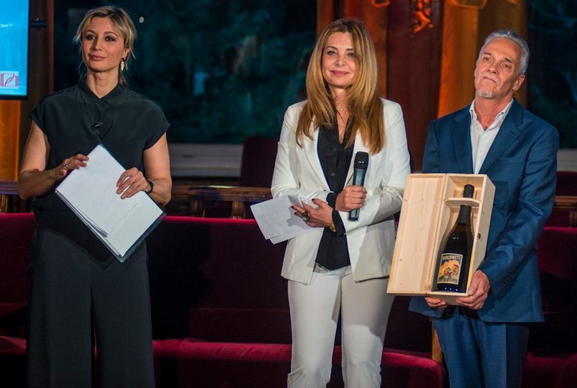 Anna Ferzetti, Teresa Razzauti ed Enrico Protti al Cortinametraggio, con il premio Carpenè Malvolti