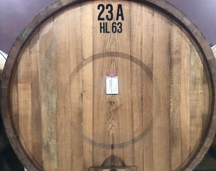 Una grande botte di Brunello della cantina Caprili