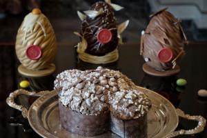 Pasqua 2021 “viaggiando” nel piatto, con delivery d’autore, chef in Dad e wine expert per i vini