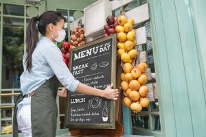 Il 26 aprile Italia in giallo, ma coprifuoco e limitazioni frenano la ripartenza dei ristoranti