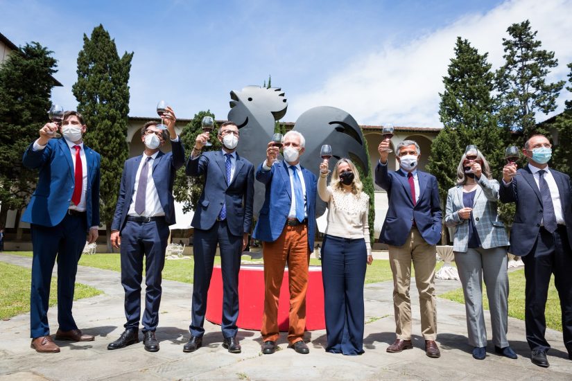 Il brindisi ufficiale della Chianti Classico Connection nel chiostro della Basilica di Santa Maria Novella