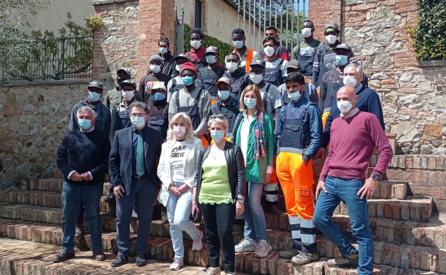 Tra i filari del Brunello di Tenute Silvio Nardi, rifugiati e richiedenti asilo nel progetto Icare