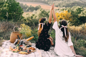 Il pic-nic, riscoperto in epoca Covid, oggi tra le wine & food experience proposte dalle aziende