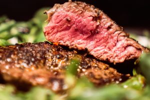 Gli hacker adesso si tuffano sul cibo. Attacco informatico a Jbs, mondo dell&rsquo;alimentare in allerta