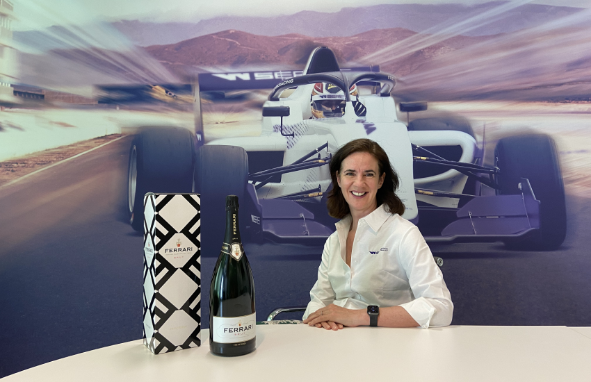 Catherine Bond Muir, Ceo W Series, che brinda con il Trentodoc Ferrari