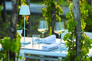 Estate 2021, la riscoperta del bello & buono d’Italia passa da vigneti e ristoranti in cantina