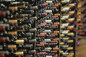 Il vino italiano tra le criticità della burocrazia, la complessità dei mercati e il clima che cambia Il vino italiano tra le criticità della burocrazia, la complessità dei mercati e il clima che cambia