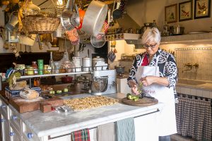 La vacanza dell’estate? Scoprire la cucina delle massaie tra tradizione e borghi mozzafiato
