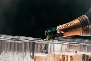 Champagne, si accendono i toni tra Francia e Russia. Il Comitè Champagne: “norma scandalosa”