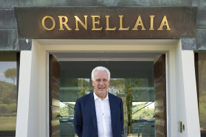 “Vino, motore tra i più forti della ripresa”. Così il presidente della Regione Toscana Eugenio Giani “Vino, motore tra i più forti della ripresa”. Così il presidente della Regione Toscana Eugenio Giani