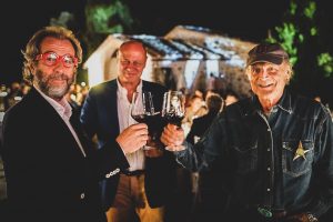 Terence Hill brinda con WineNews e il Chianti Classico di Rocca delle Macìe al “Museo Italo-Trinità”