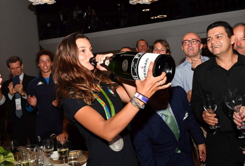 Il brindisi di Ferrari degli atleti Azzurri: Rossella Fiamingo