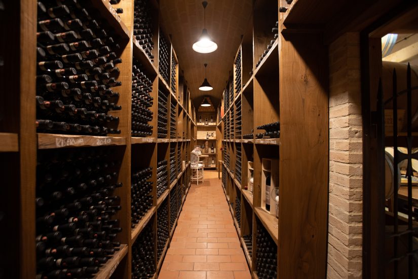 Fine wine, un tesoro in cantina (Ph: Matt Twyman via Unsplash)