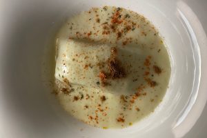 Il “Merluzzo all’affumicatura di pigna”: ecco il piatto di Ferragosto di Pino Cuttaia per WineNews