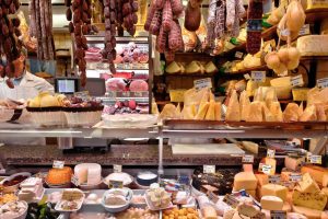 Meno supermercati, più negozi di vicinato e acquisti con un “click”: come sarà la spesa del futuro