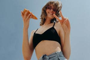 Addio cartoline, il ricordo della vacanza italiana da spedire è il “food selfie”