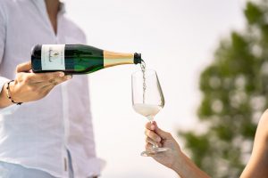 Tendenza low alcol: la storica cantina altoatesina Hofstätter lancia il suo spumante alcol free