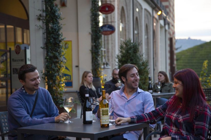 Apericena a Fontanafredda, tra i vigneti di Barolo nelle Langhe