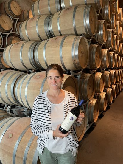 Priscilla Incisa della Rocchetta nella cantina del Sassicaia