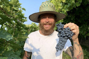 Jovanotti firma il suo primo vino: si chiamerà “Teresina”, in omaggio alla figlia Teresa