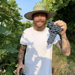 Jovanotti firma il suo primo vino: si chiamerà “Teresina”, in omaggio alla figlia Teresa