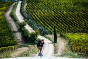 “L’Eroica”, dalle strade bianche tra i vigneti del Chianti Classico e del Brunello, al Parlamento Ue