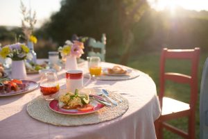 Gli italiani “pensano positivo”, e portano i cibi del futuro in una tavola che è sempre più “verde”