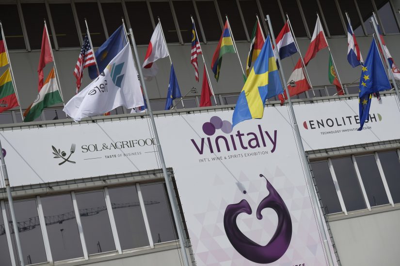 “Special Edition” di Vinitaly, a Verona, in presenza, con buyer da 35 Paesi e da tutta Italia