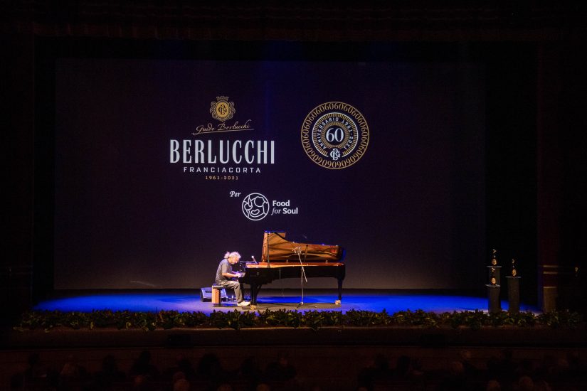 Stefano Bollani in concerto per Academia Berlucchi e Food For Soul