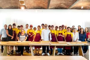 Grandi chef chiamati a raccolta da Massimo Bottura nel “Circo 8 e 1/2 dei sapori” di Fellini