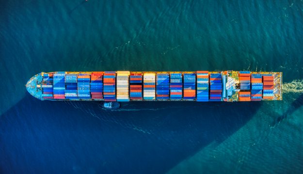 Stretto di Hormuz chiuso, rischio shock globale dei prezzi alimentari entro un anno