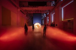 Quando il vignaiolo si fa mecenate: “Falling Dreams”, l’opera del collettivo NONE by Pasqua