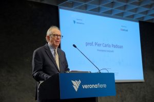 “La filiera del vino è dinamica, ricca, e primeggia nelle economie del made in Italy di qualità” “La filiera del vino è dinamica, ricca, e primeggia nelle economie del made in Italy di qualità”