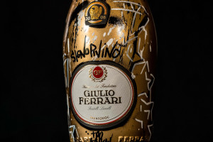 Signorvino e lo street artist Teo KayKay insieme per Dynamo Camp