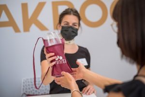 Osservatorio Uiv-Vinitaly: “pink revolution” nel vino italiano, il 55% dei consumatori è donna