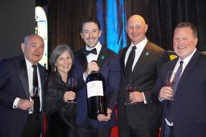 Un vino della Napa Valley “sfonda” il muro del milione di dollari in un’asta benefica