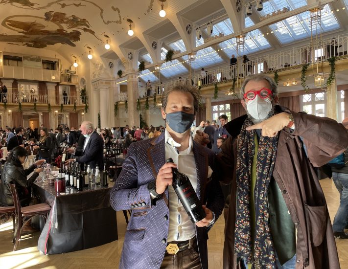 Il direttore di WineNews Alessandro Regoli con Jarno Trulli (Podere Castorani)