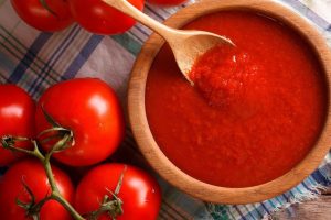 Il pomodoro “etico” Coop, gli chef Luciano Monosilio e Luisanna Messeri e un menu per S. Egidio Il pomodoro “etico” Coop, gli chef Luciano Monosilio e Luisanna Messeri e un menu per S. Egidio