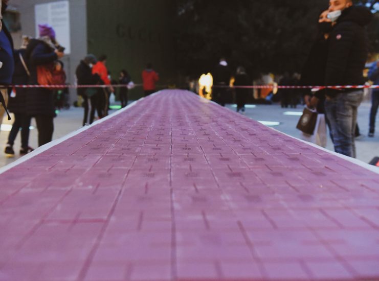 La tavoletta di cioccolato Ruby di 25 metri da record di Mirco Della Vecchia