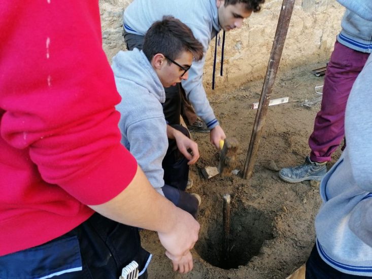 I lavori per la piantumazione del vigneto urbano in Fortezza a Montalcino