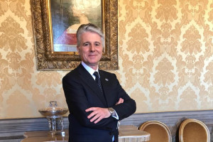 A Natale, il vino ci accomuna tutti: i consigli del cerimoniere di Palazzo Chigi Alessandro Scorsone