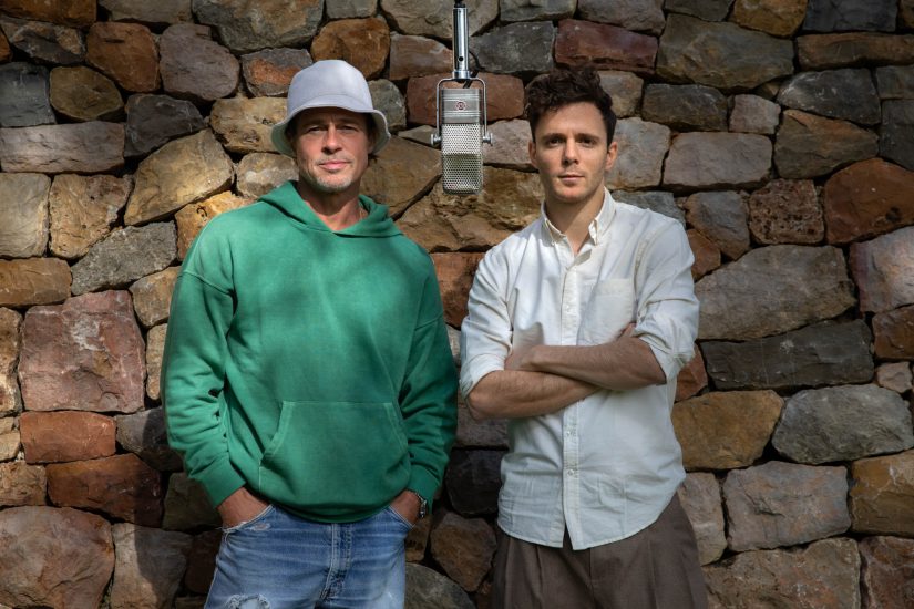 Brad Pitt e Damien Quintard (Ph: Helene Hadjiyianni)